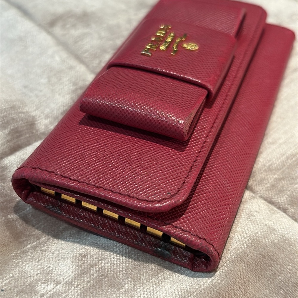 Prada Raspberry Pink Bow Santiago Leather Key Holder Gold Hardware - Picture 10 of 16